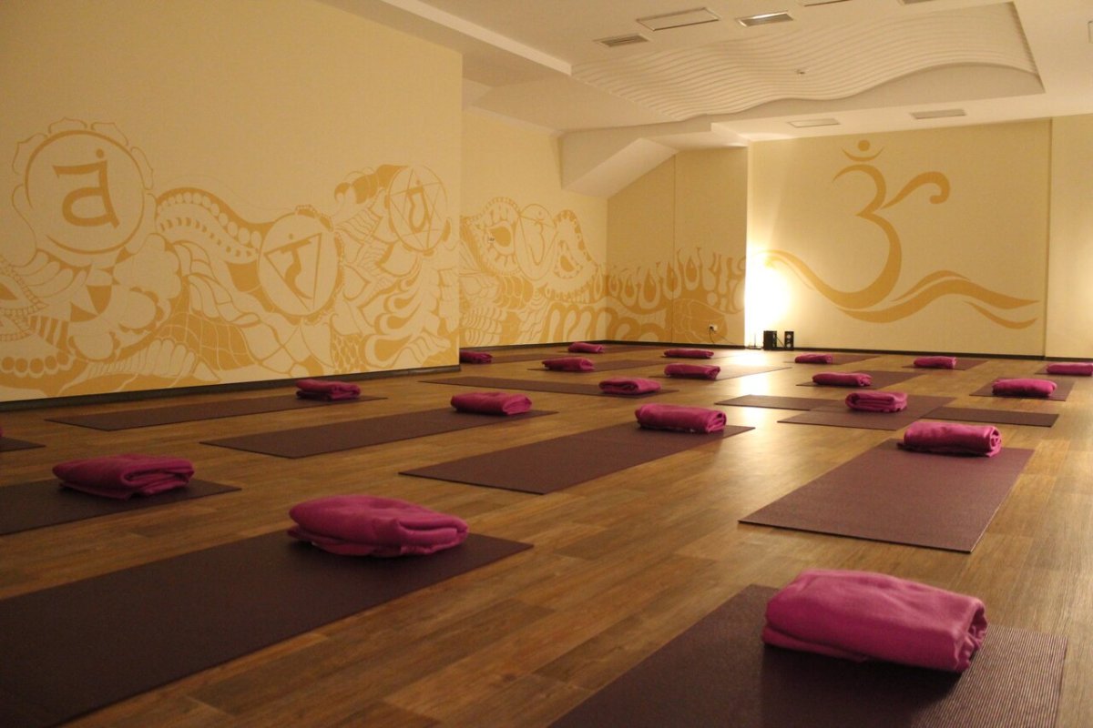 Йога центр интерьер