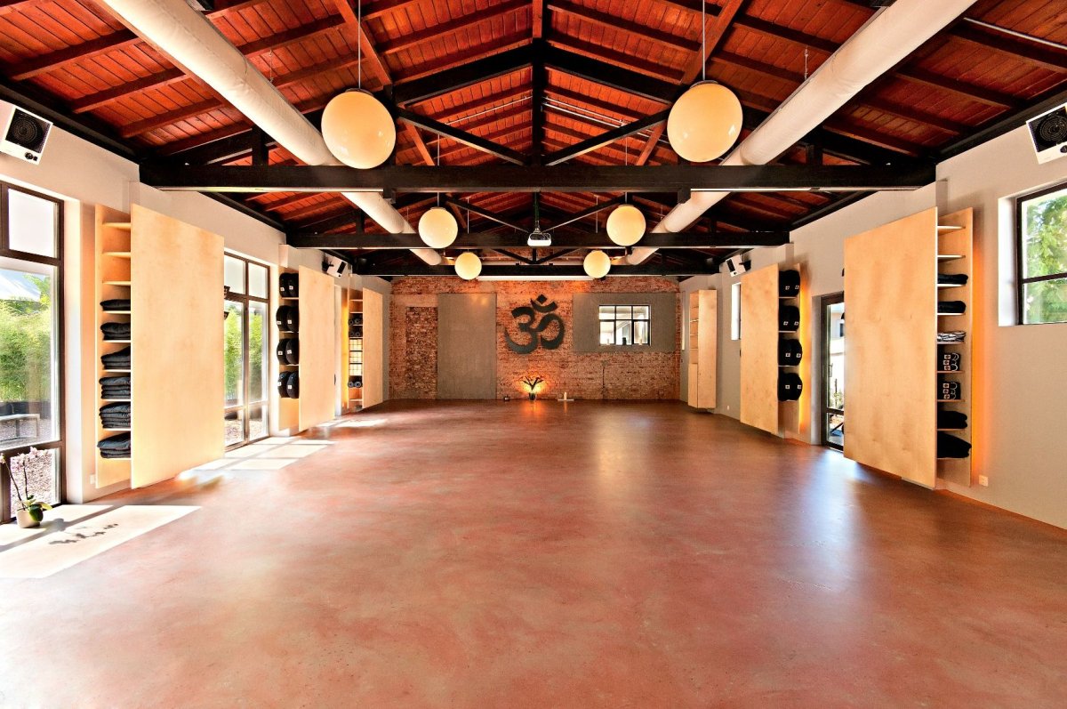 Дизайн йога студии лофт