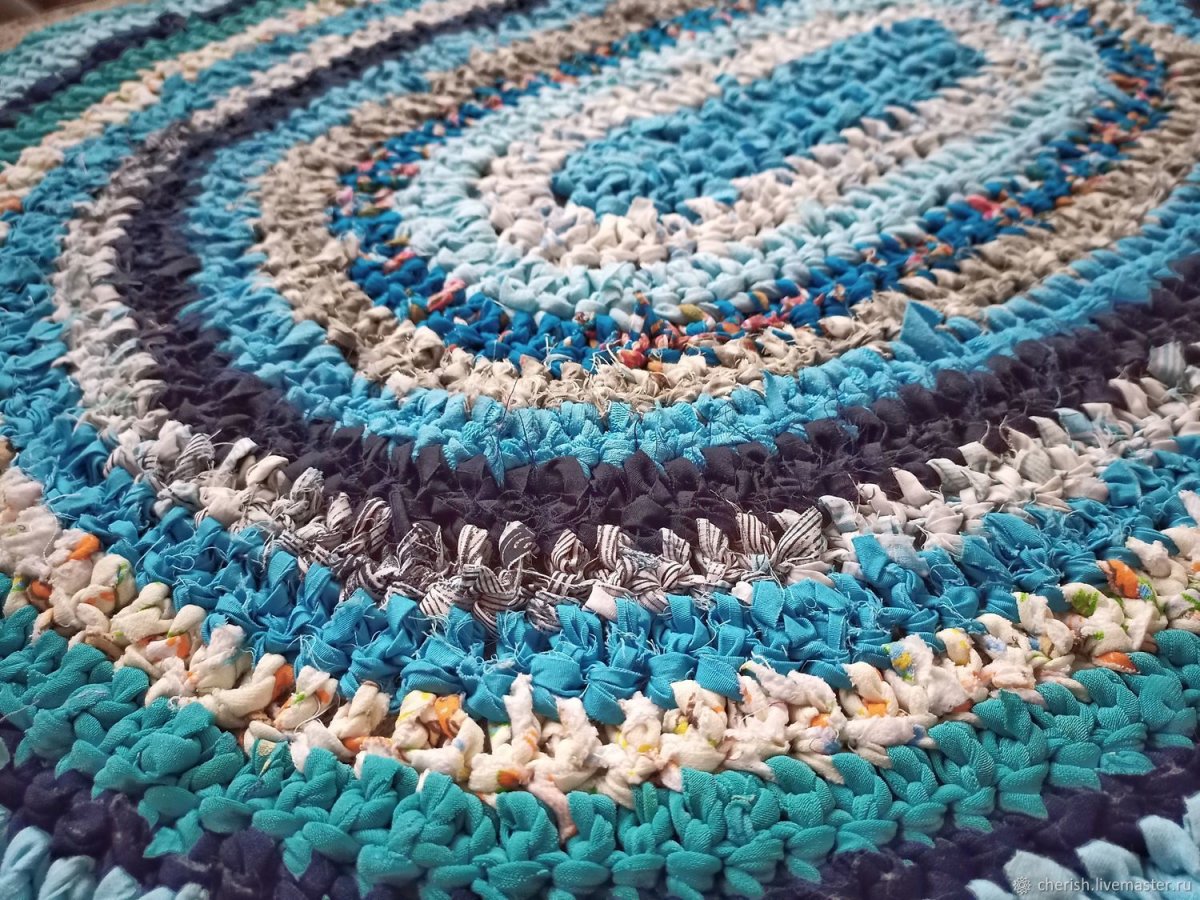 Вязаный ковер