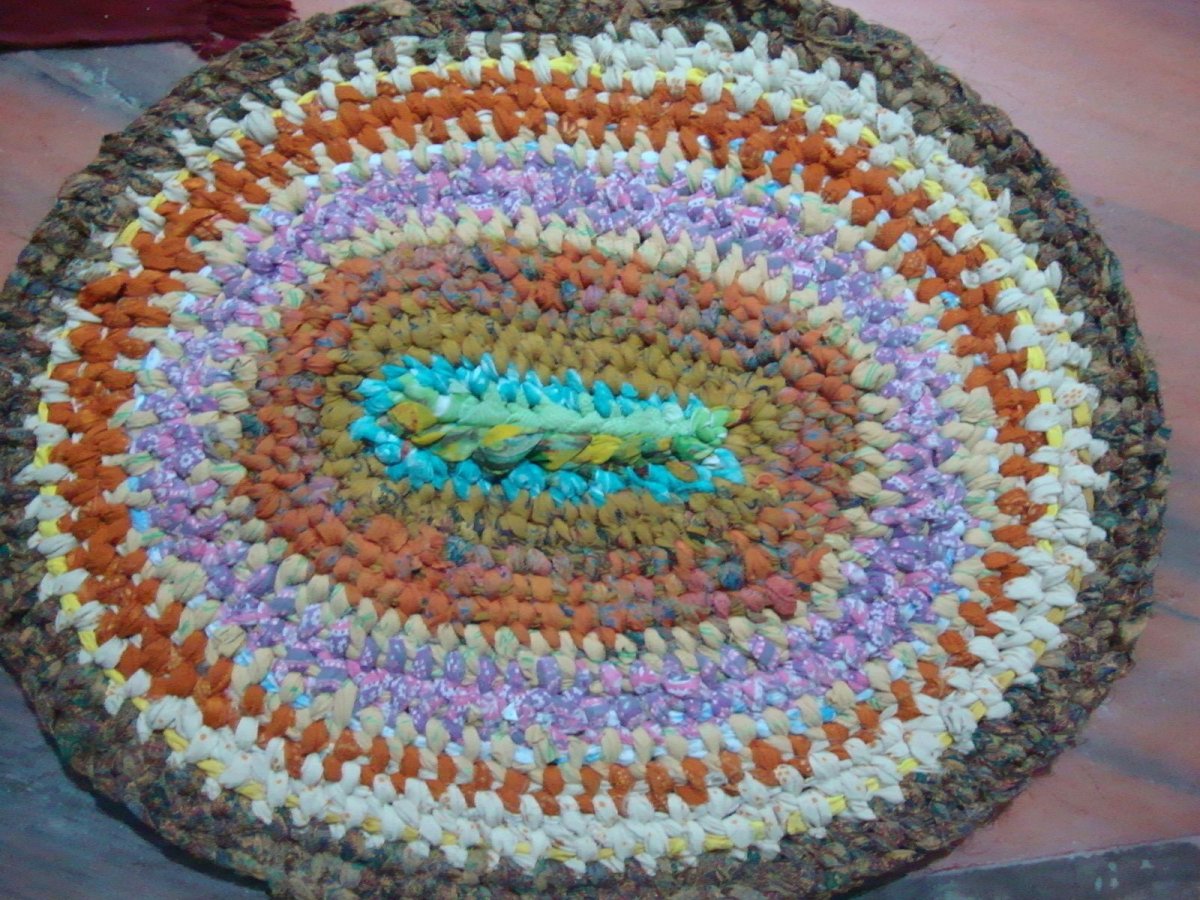 Коврики крючком из старых вещей