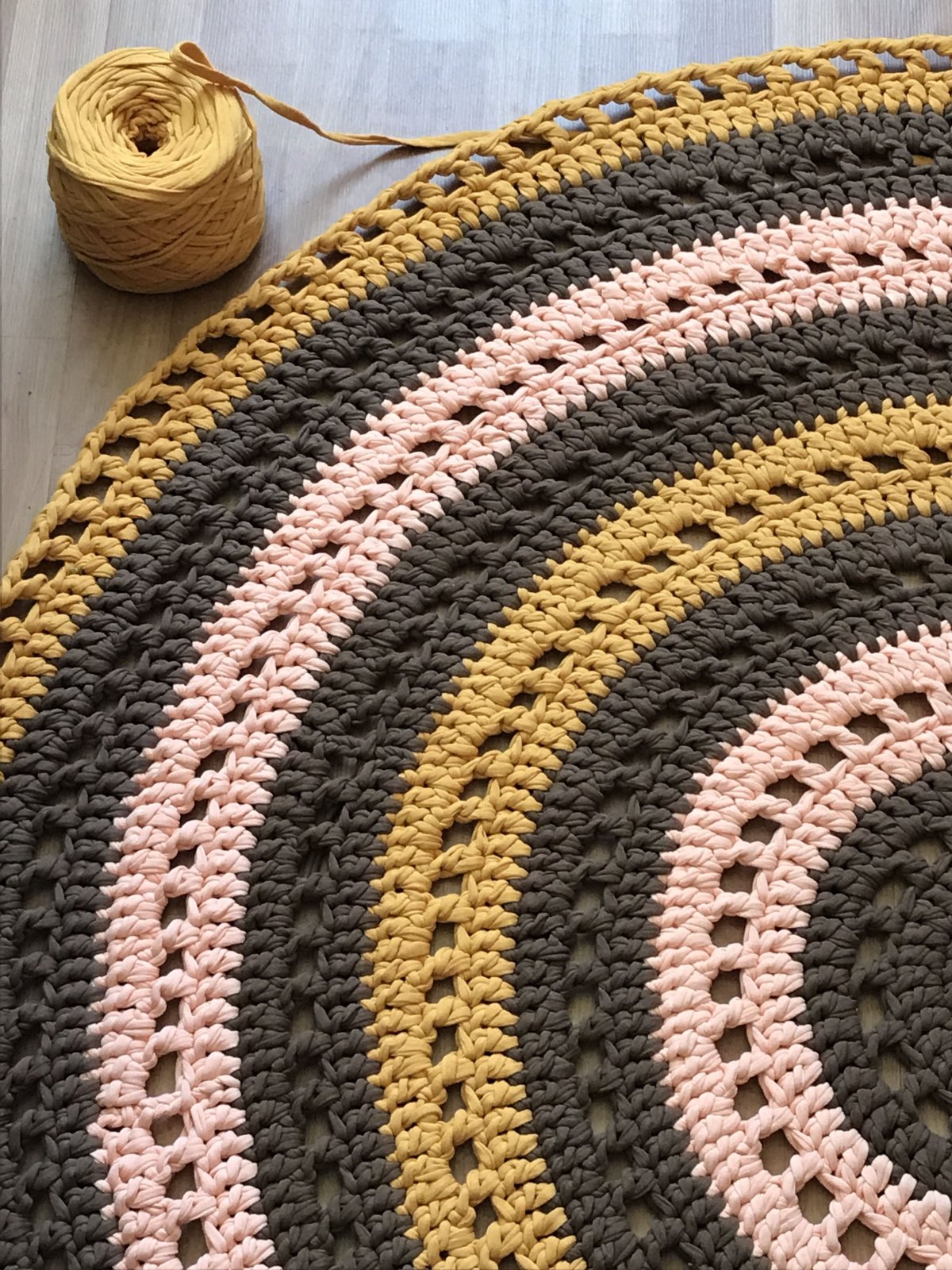 Коврик из трикотажной пряжи