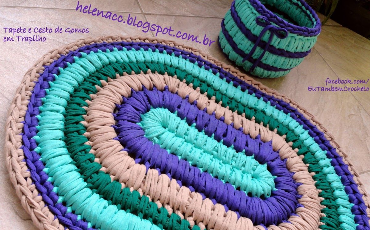 Коврик из ленточной пряжи крючком