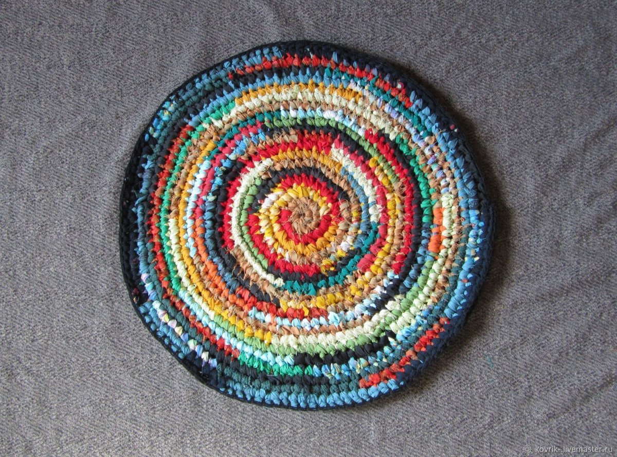 Бабушкины вязаные коврики