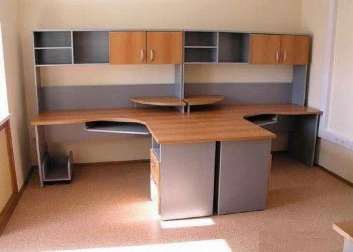 Большой угловой стол для двоих детей