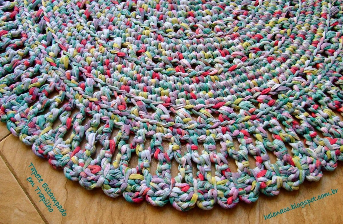 Коврик крючком из полосок ткани