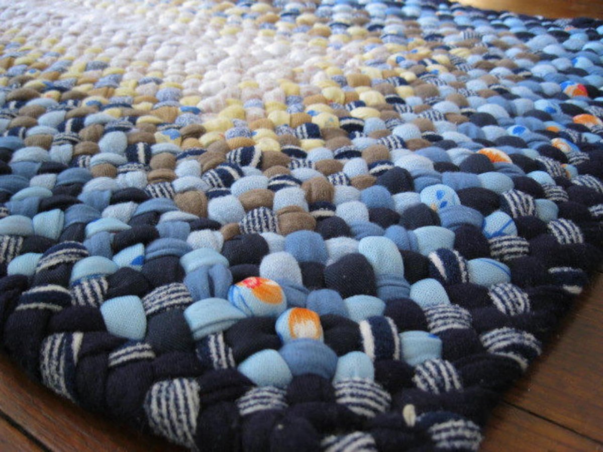 Коврик из джинсовых шариков