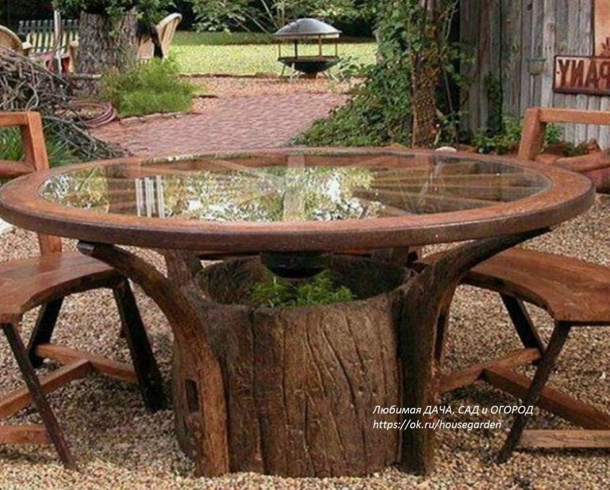 Уличная мебель из пней