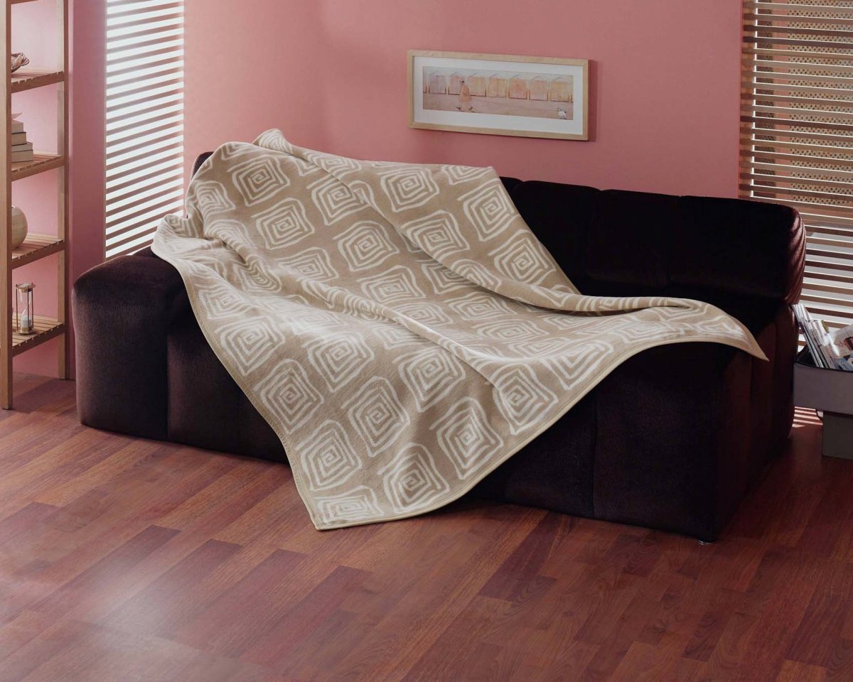 Красивые пледы на диван