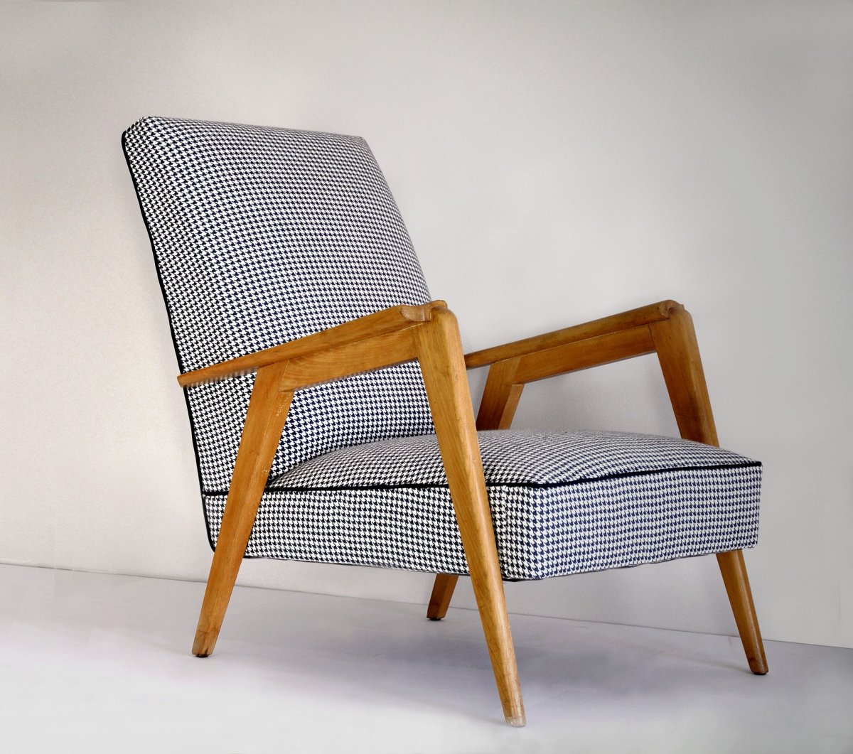 Кресло pied de poule Beige Armchair