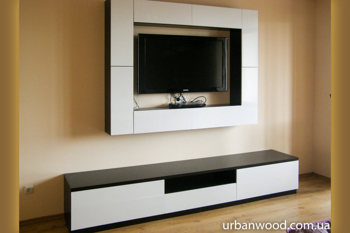 Тумба со шкафчиками под телевизор