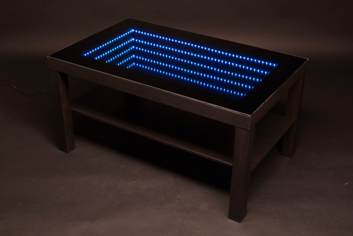 Стол с 3д эффектом бесконечности