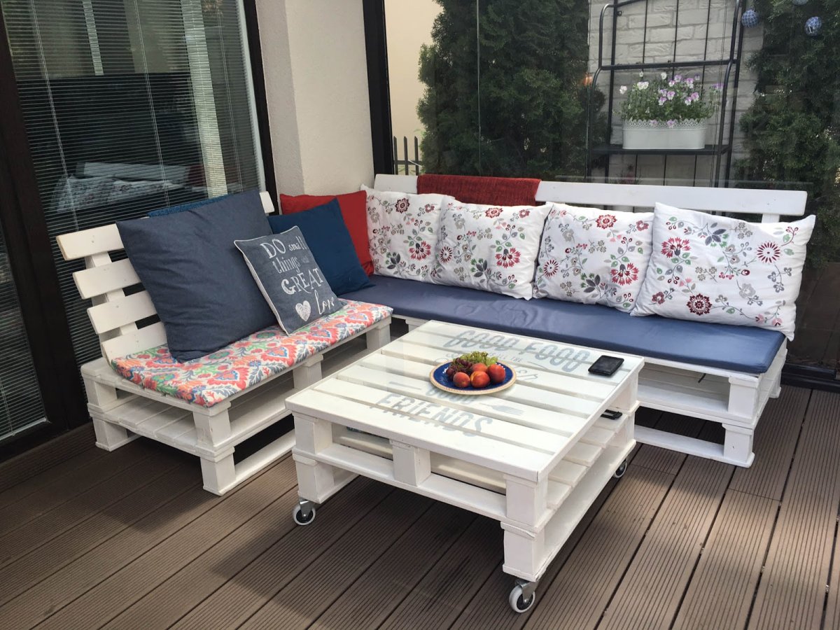 Журнальный столик из поддонов