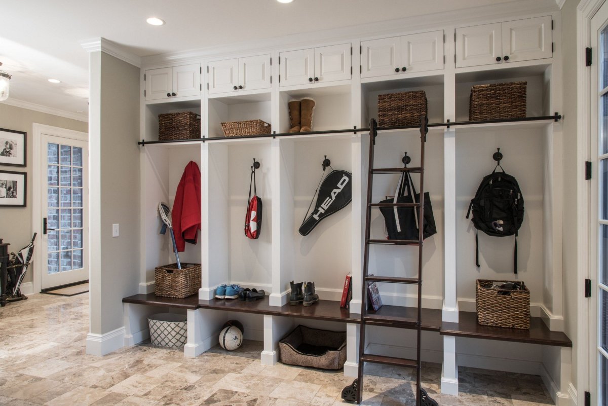 Гардероб в тамбуре