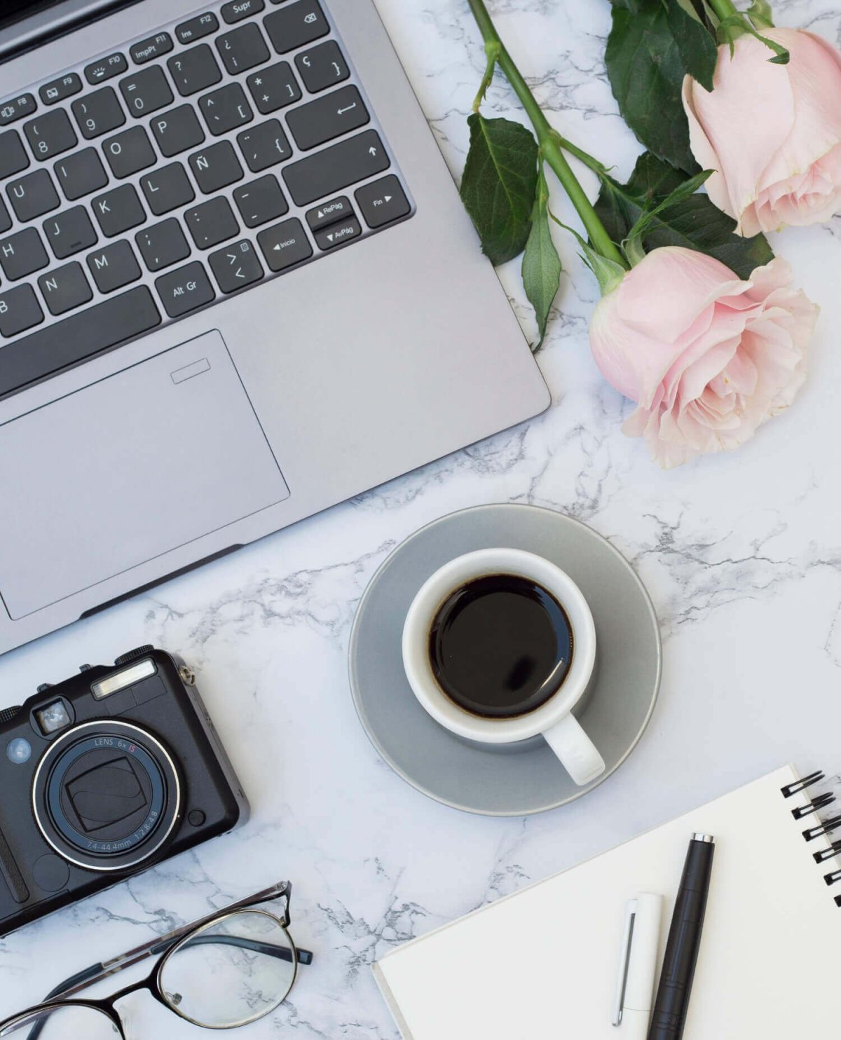 Письменный стол вид сверху