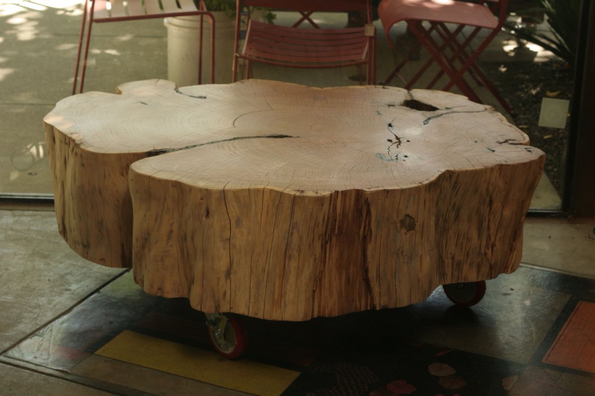 Журнальный столик из пня