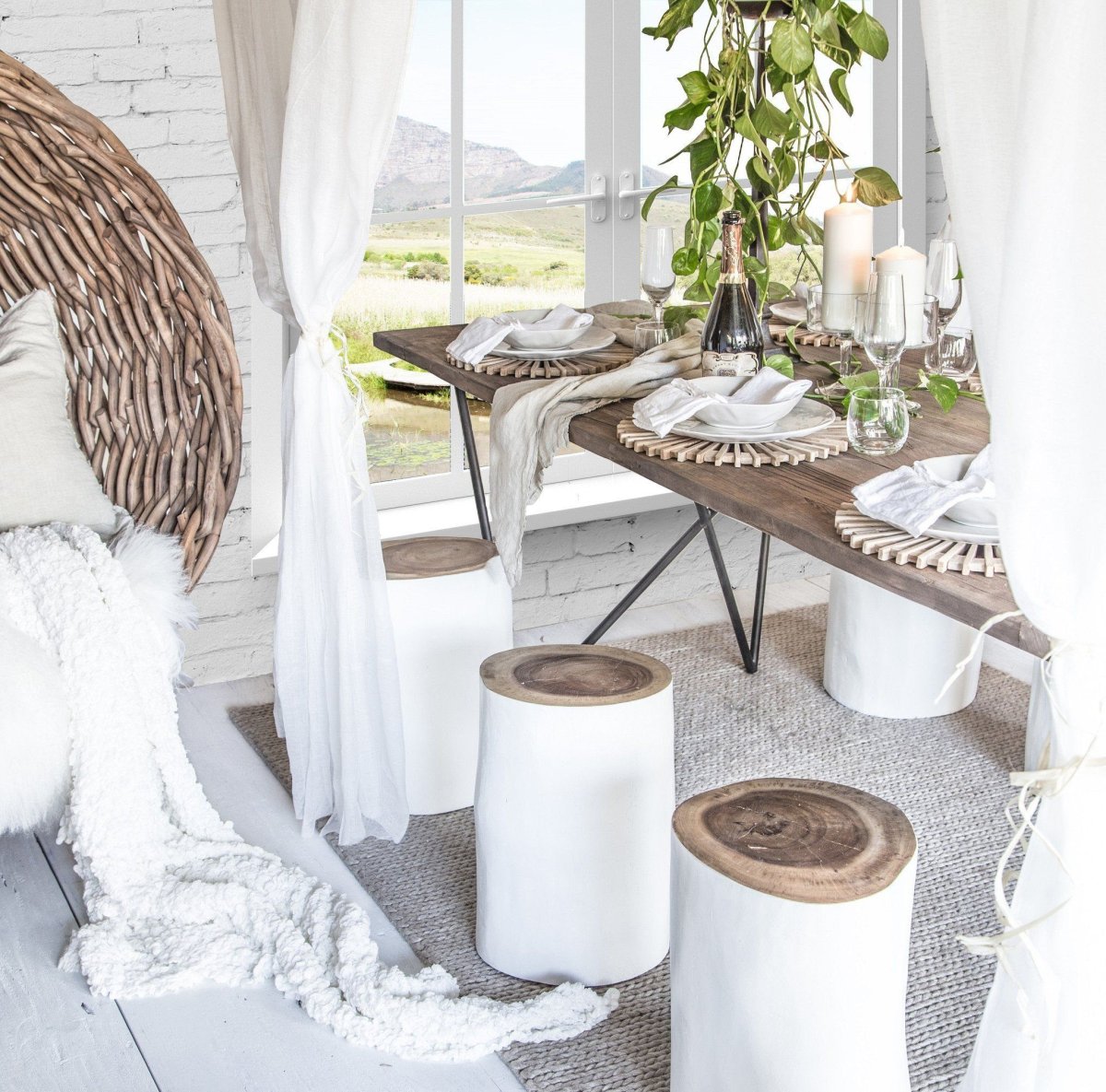 Белый пень в интерьере