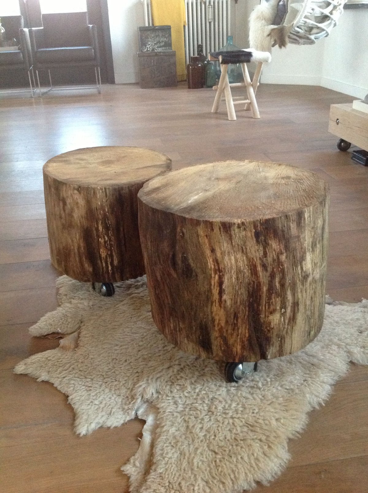 Стол из пенька дерева