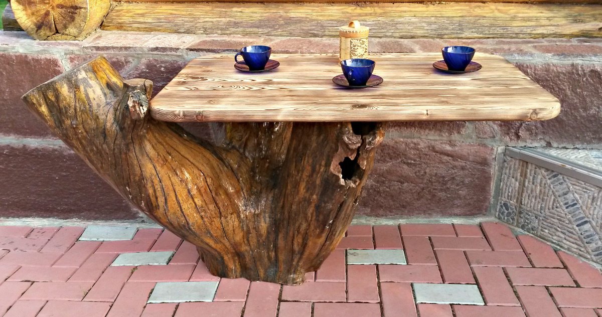 Декоративный стол из пня
