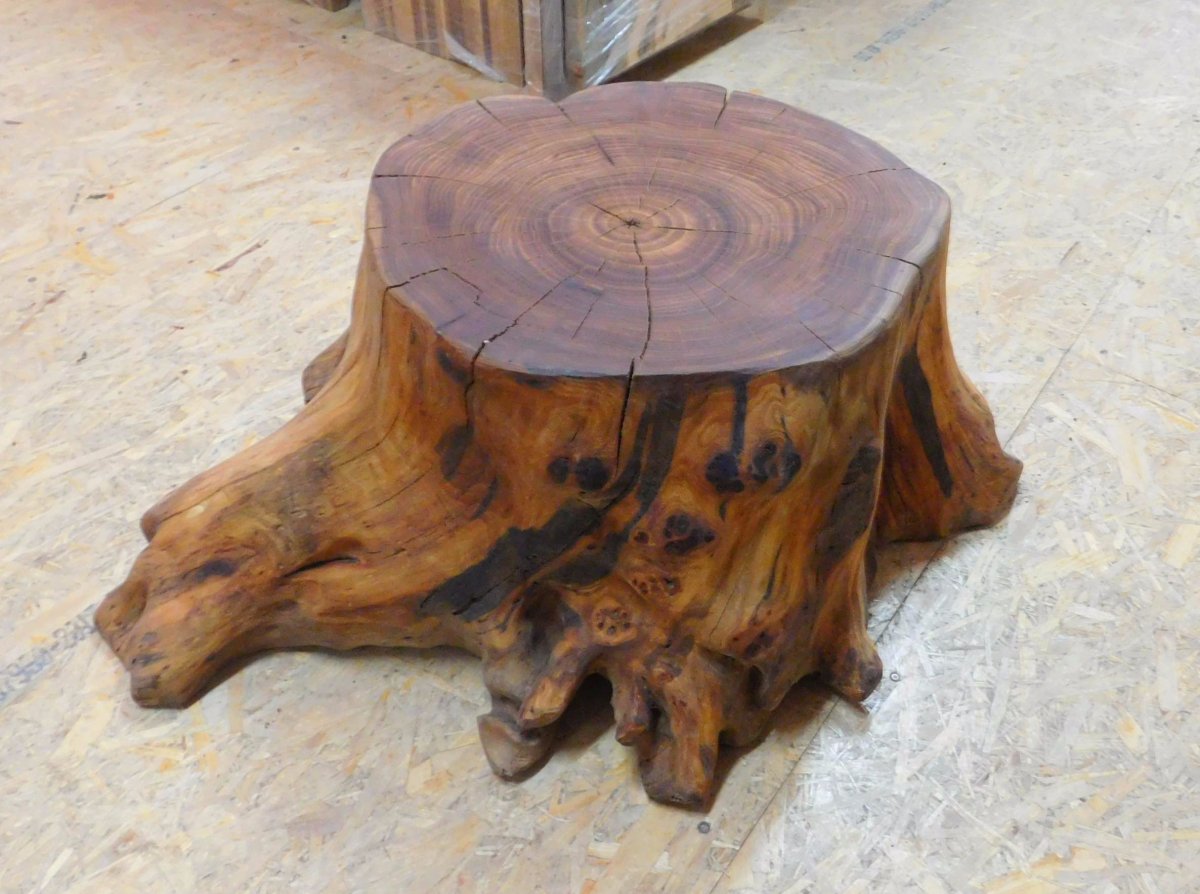 Журнальный столик из пня