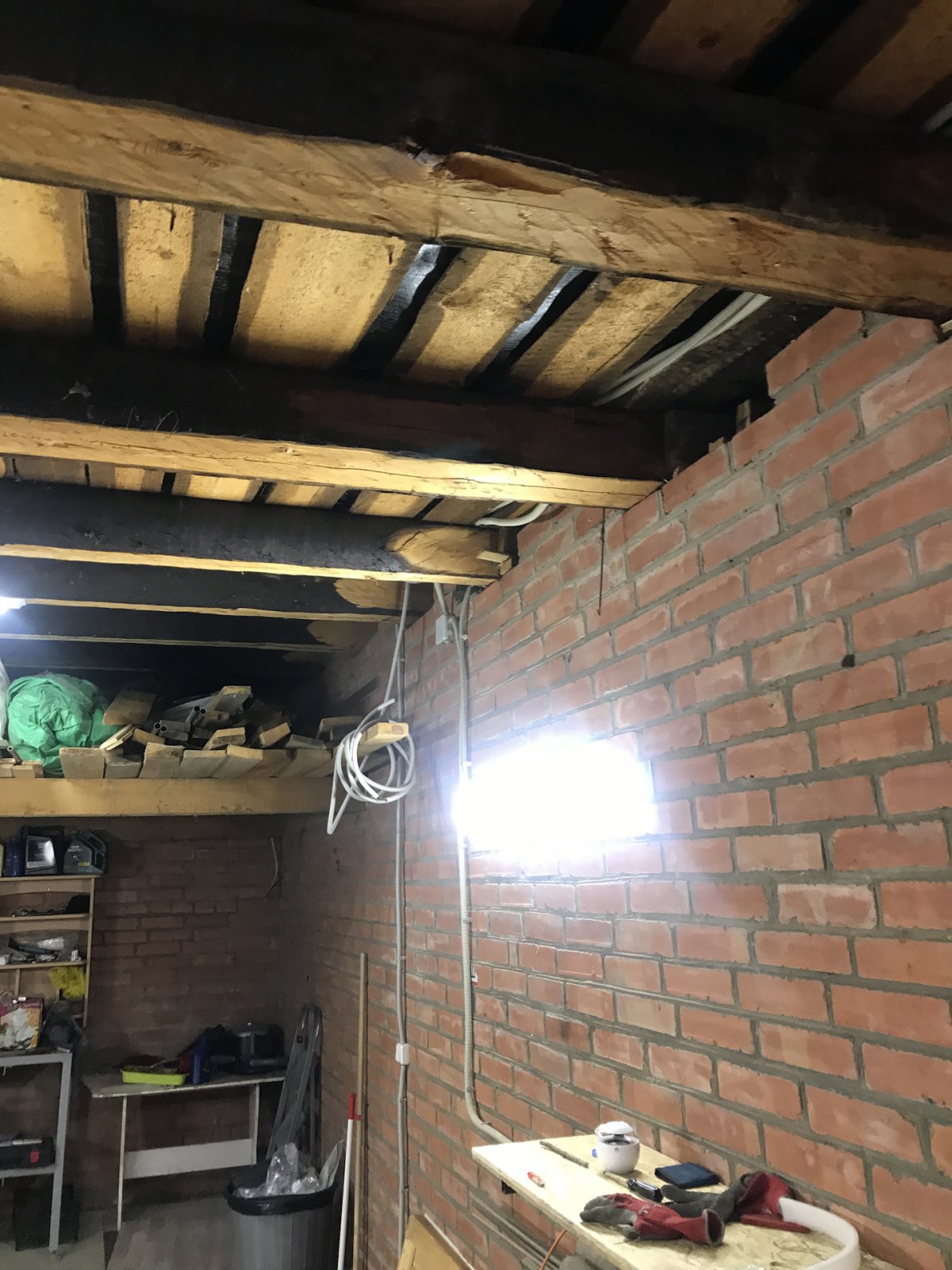 Деревянный потолок в гараже