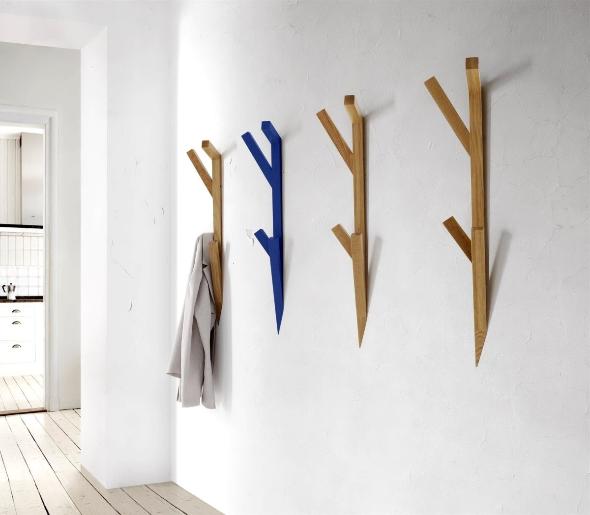 Крючки в прихожую настенные