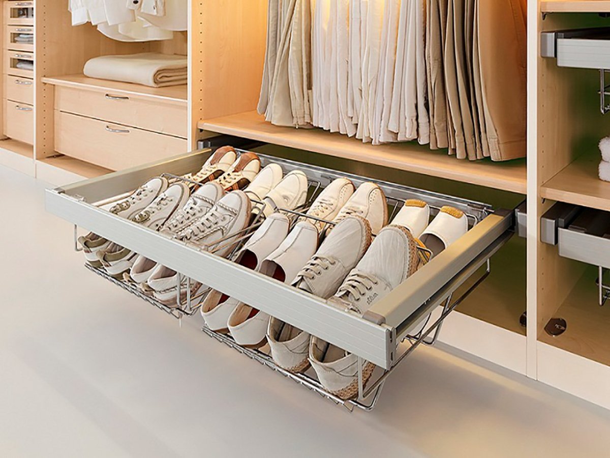 Полки для обуви в гардеробной