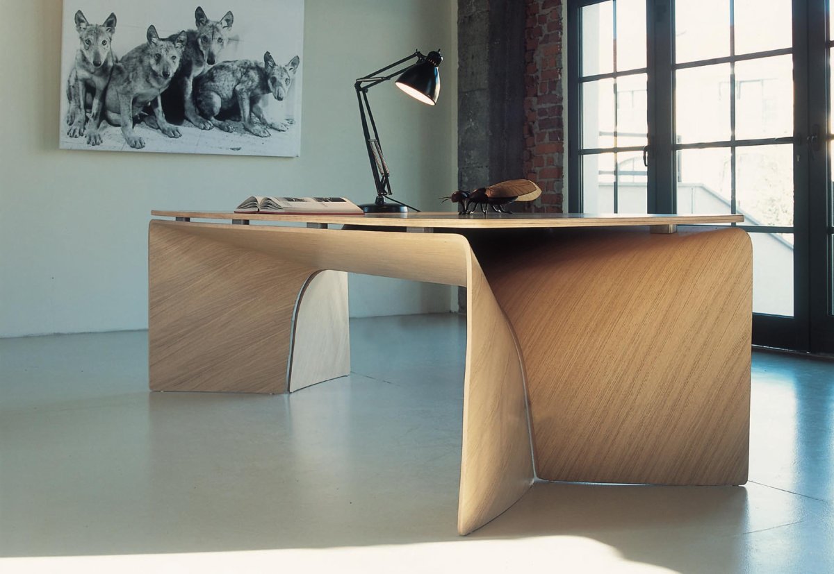 Офисный стол из фанеры