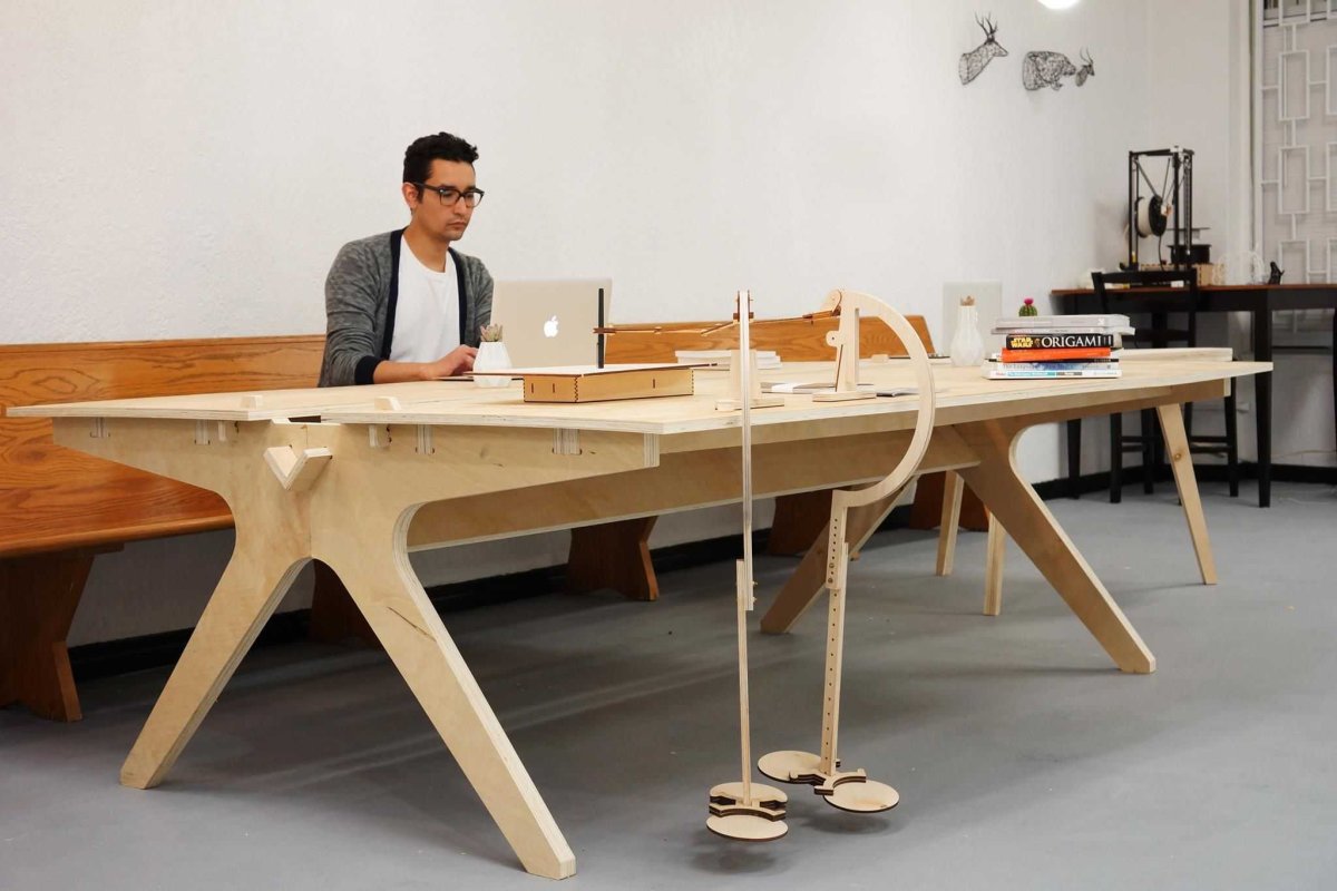 Обеденный стол из фанеры