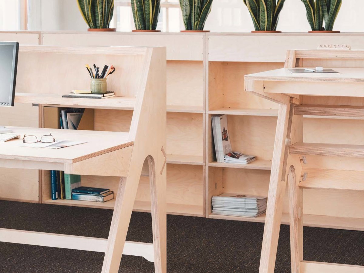 Компьютерный стол из фанеры