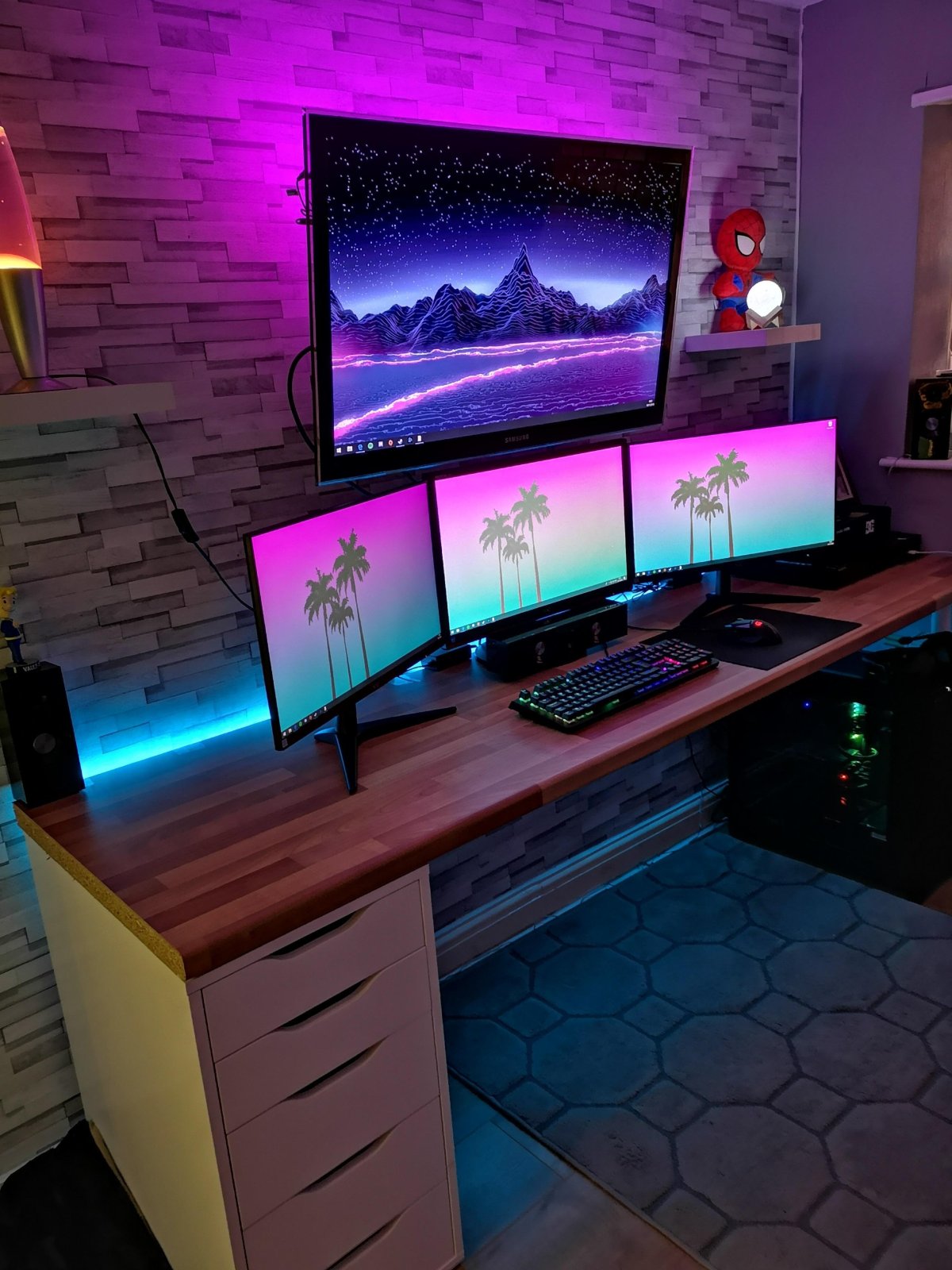 Геймерская комната с подсветкой