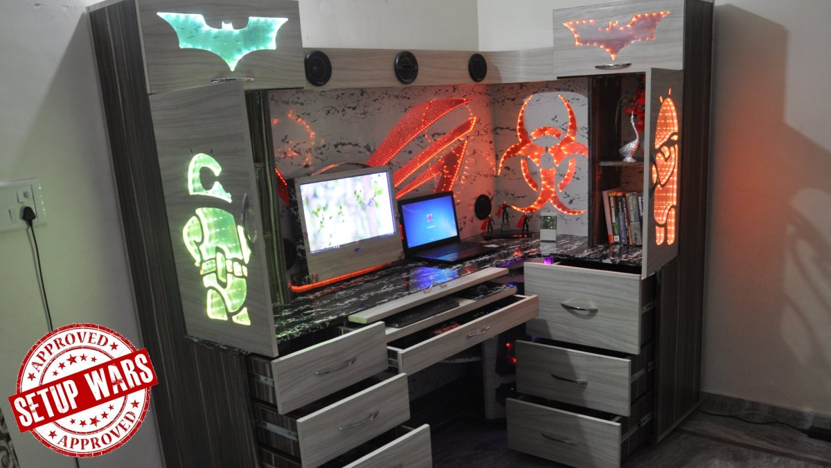 Компьютерный стол с подсветкой