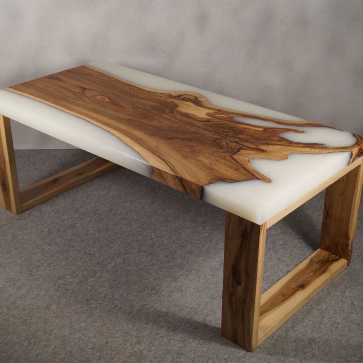 Слэбы стол река