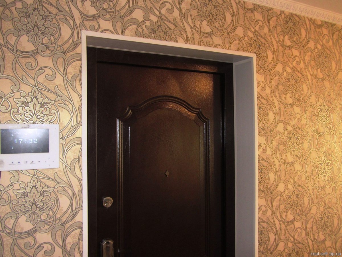 Отделка проема обоями