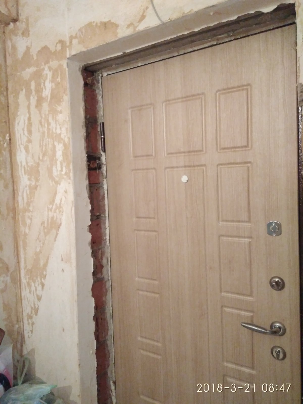 Штукатурка откосов входной двери