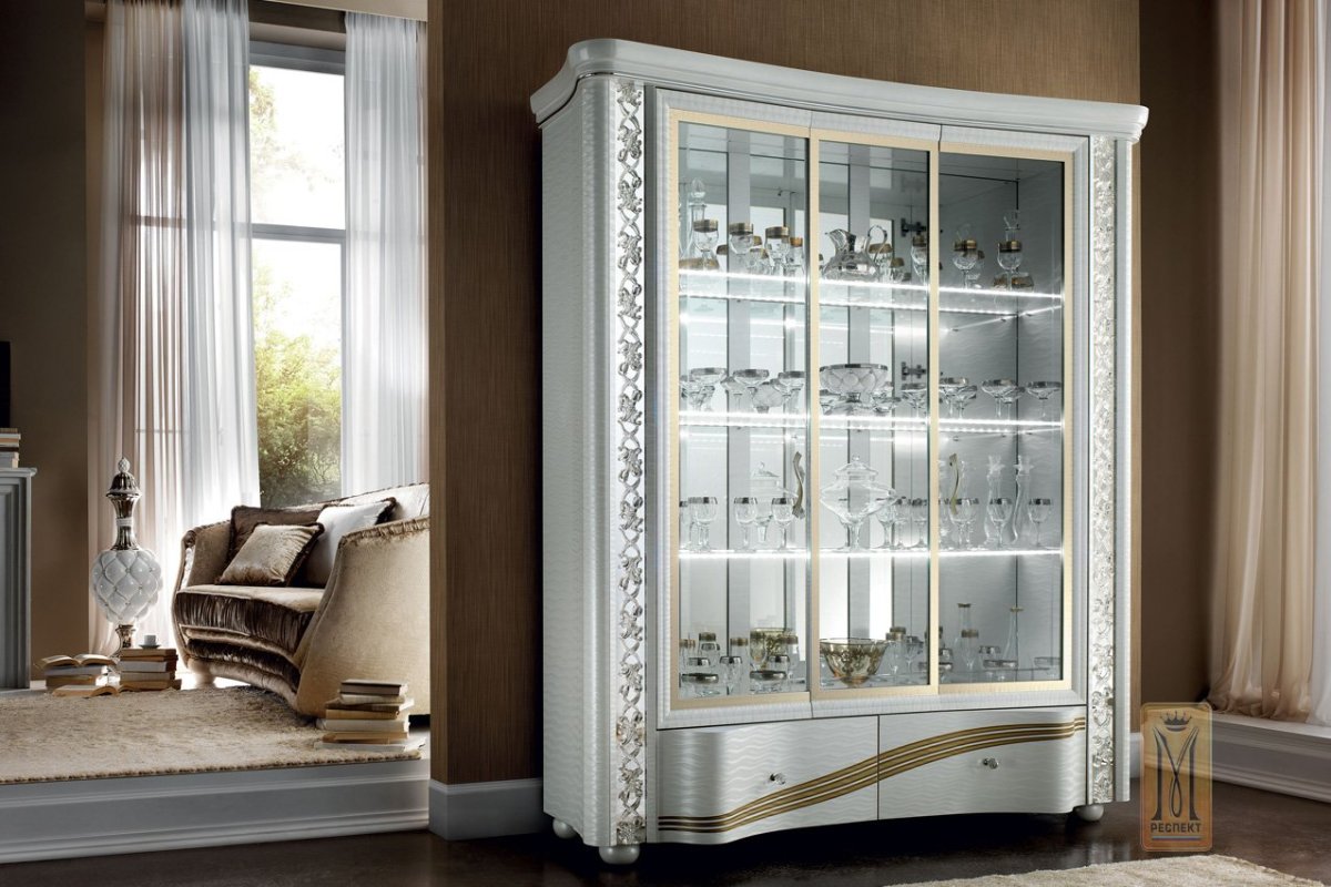 Арредо Классик Миро витрина