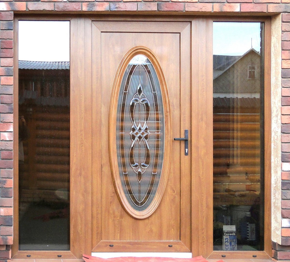 Красивые входные двери из ПВХ