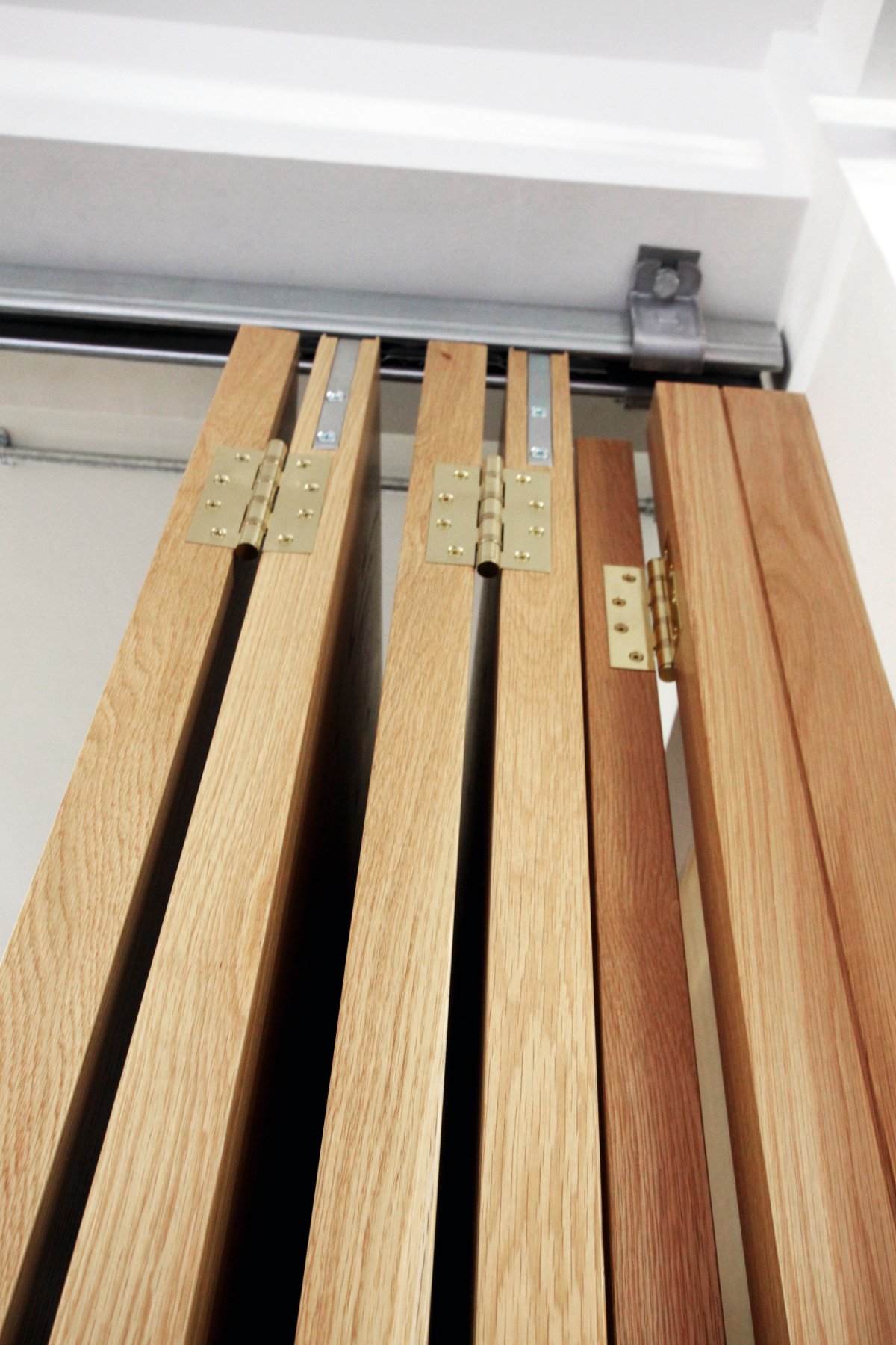 Дверь гармошка дерево