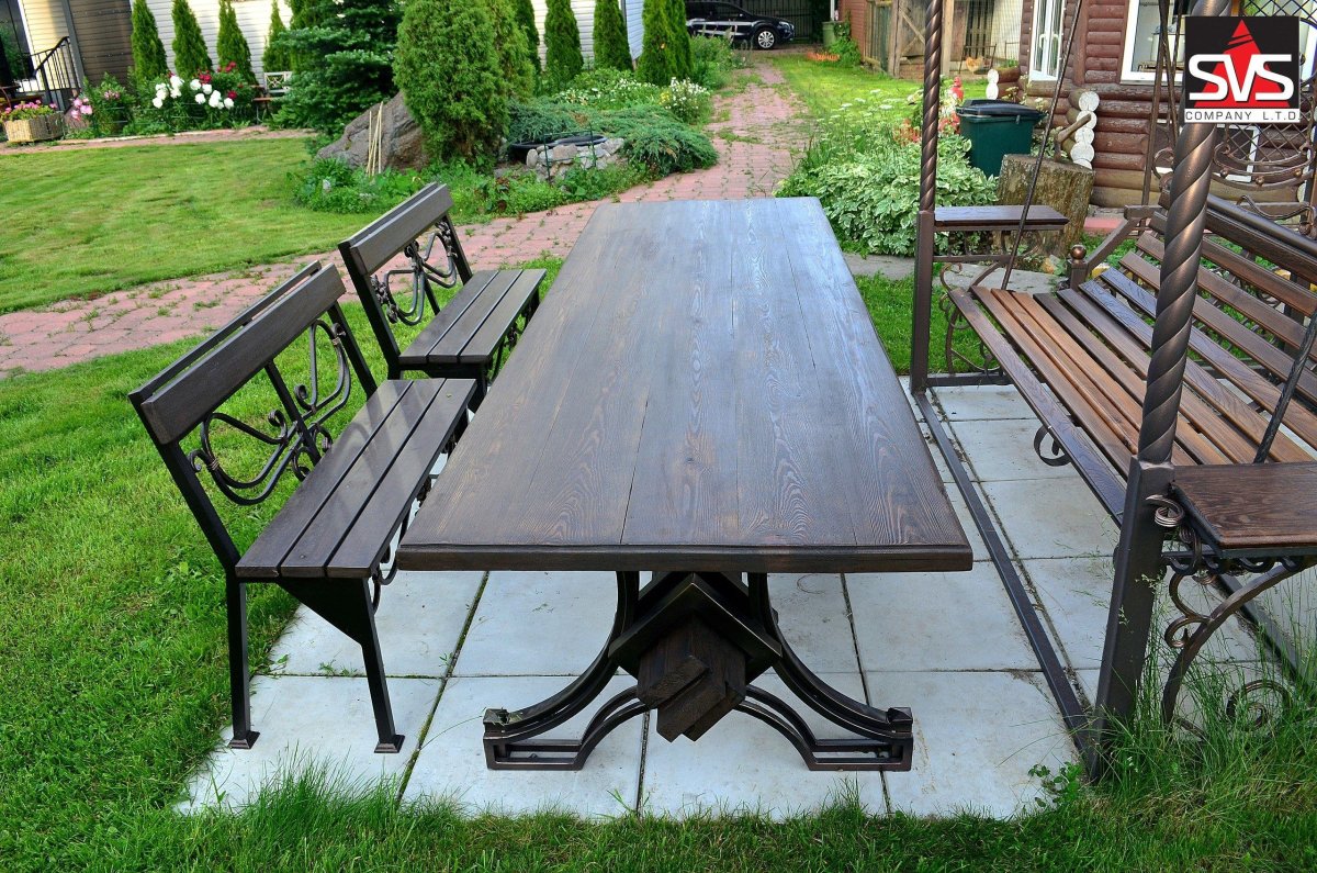 Уличные столы из металла