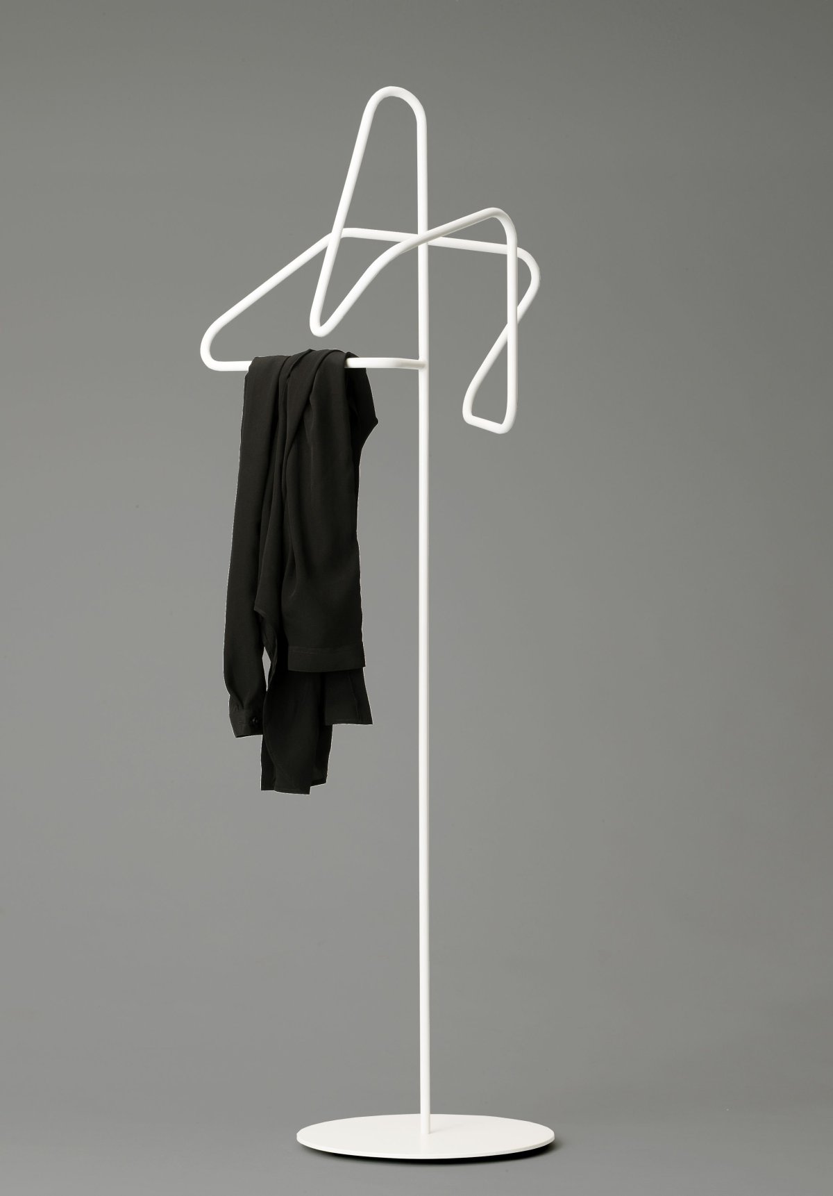 Дизайнерские вешалки для одежды