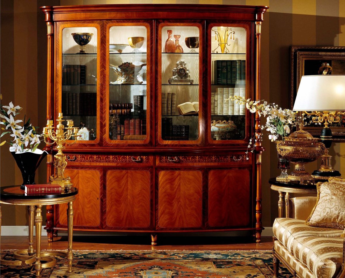 Итальянская витрина 4-х дверная Регина