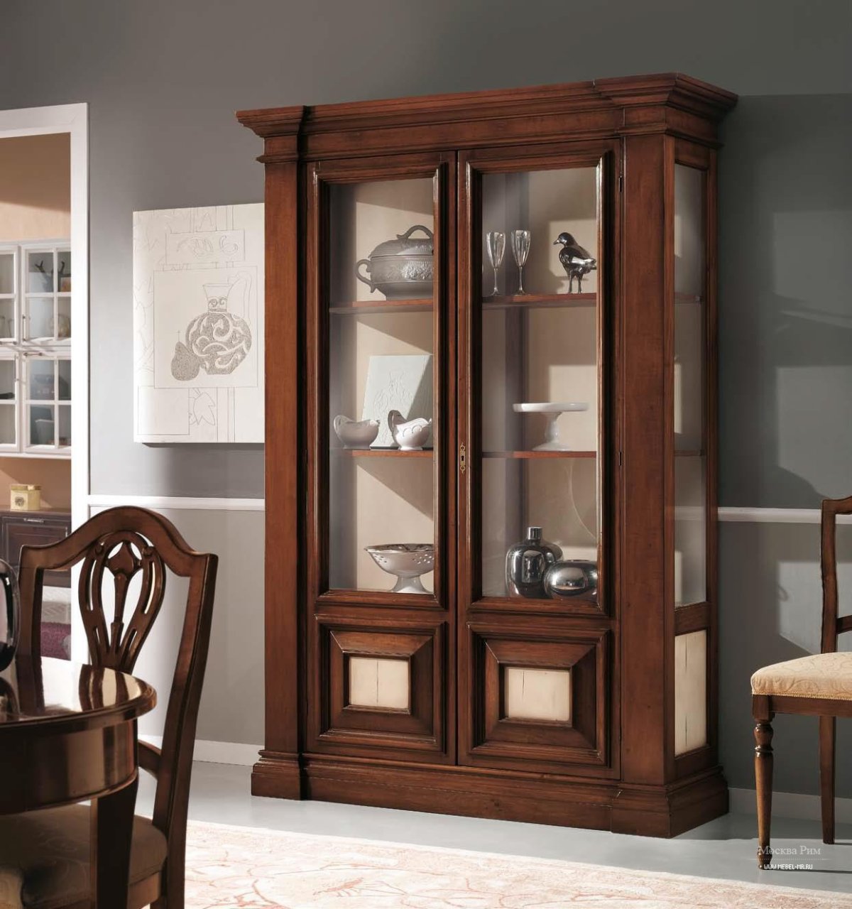 Витрина низкая для гостиной