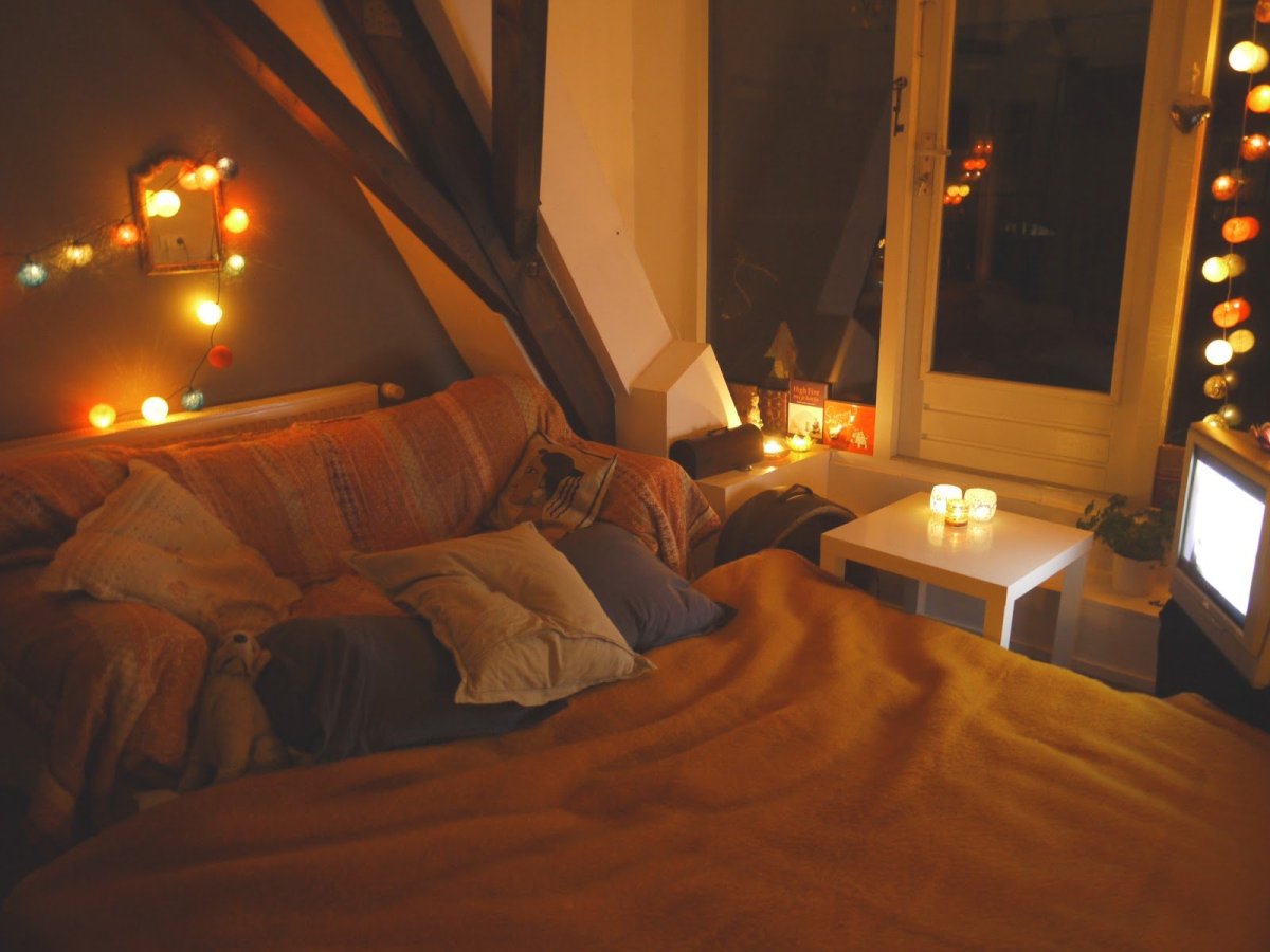 Комната вечером