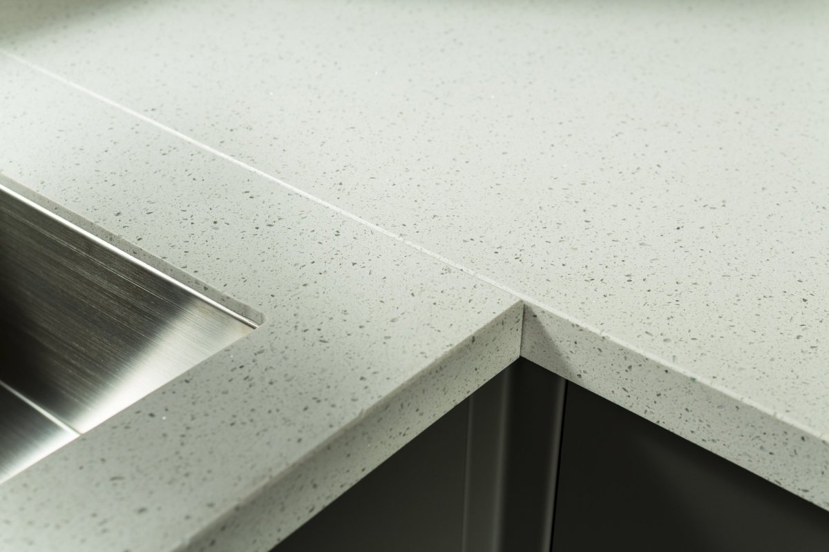 Стык столешницы еврозапил