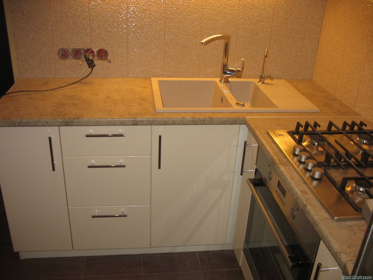 Столешница приклеенная снизу мойка плита Врена икеа