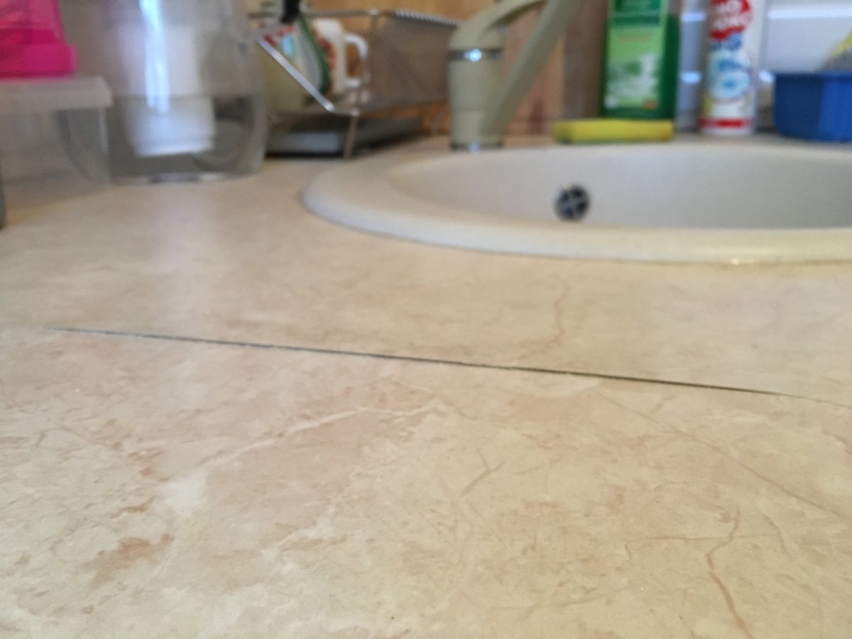 Стык столешниц герметиком кухня