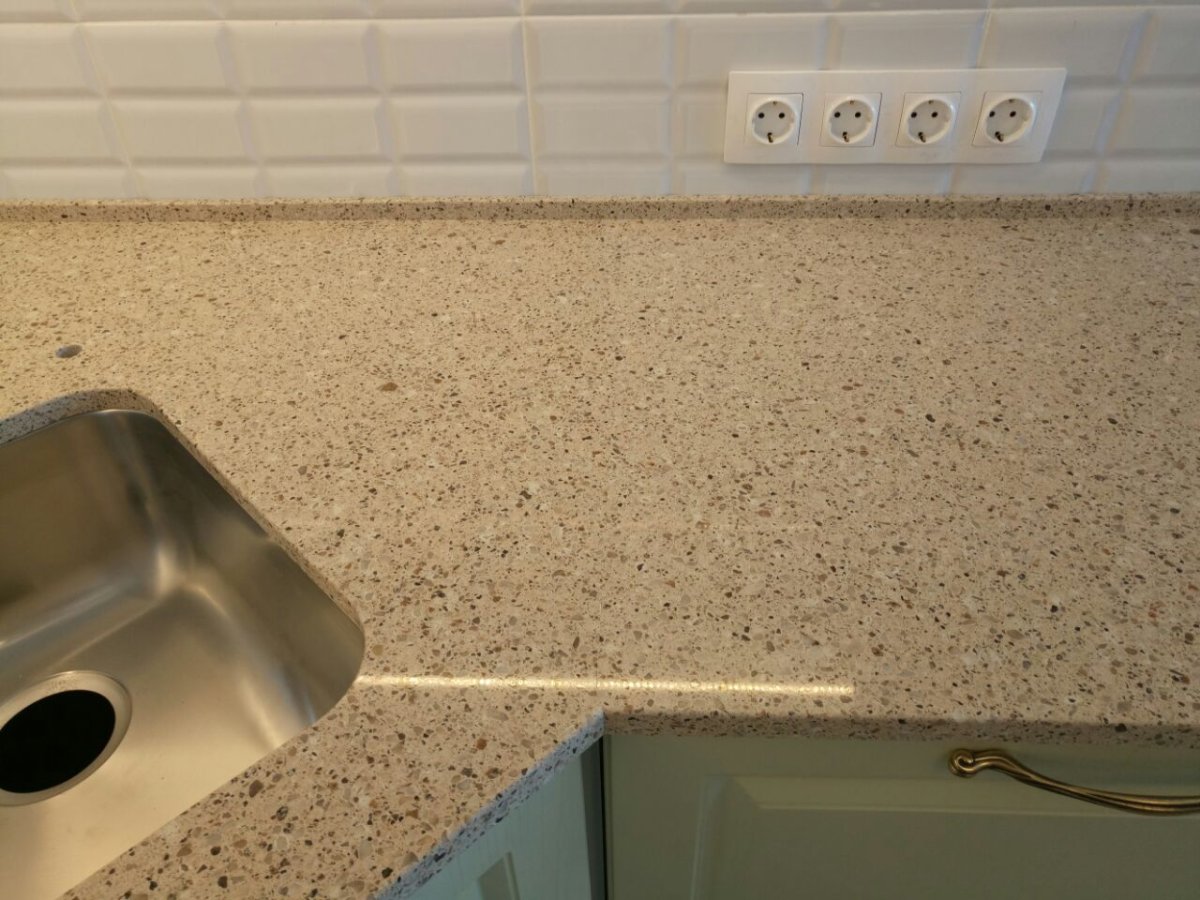 Стык столешниц еврозапи