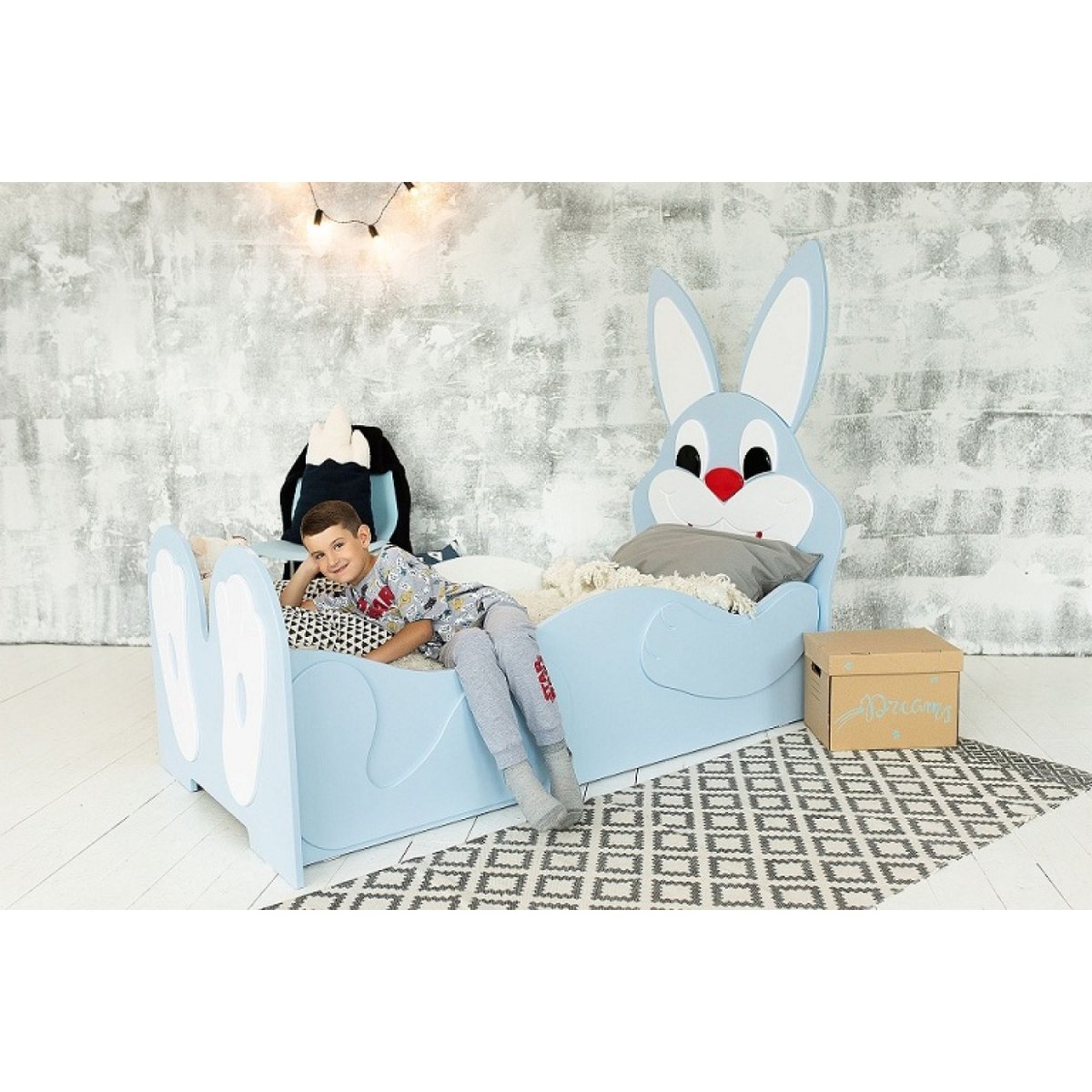 Детская кровать зайчик