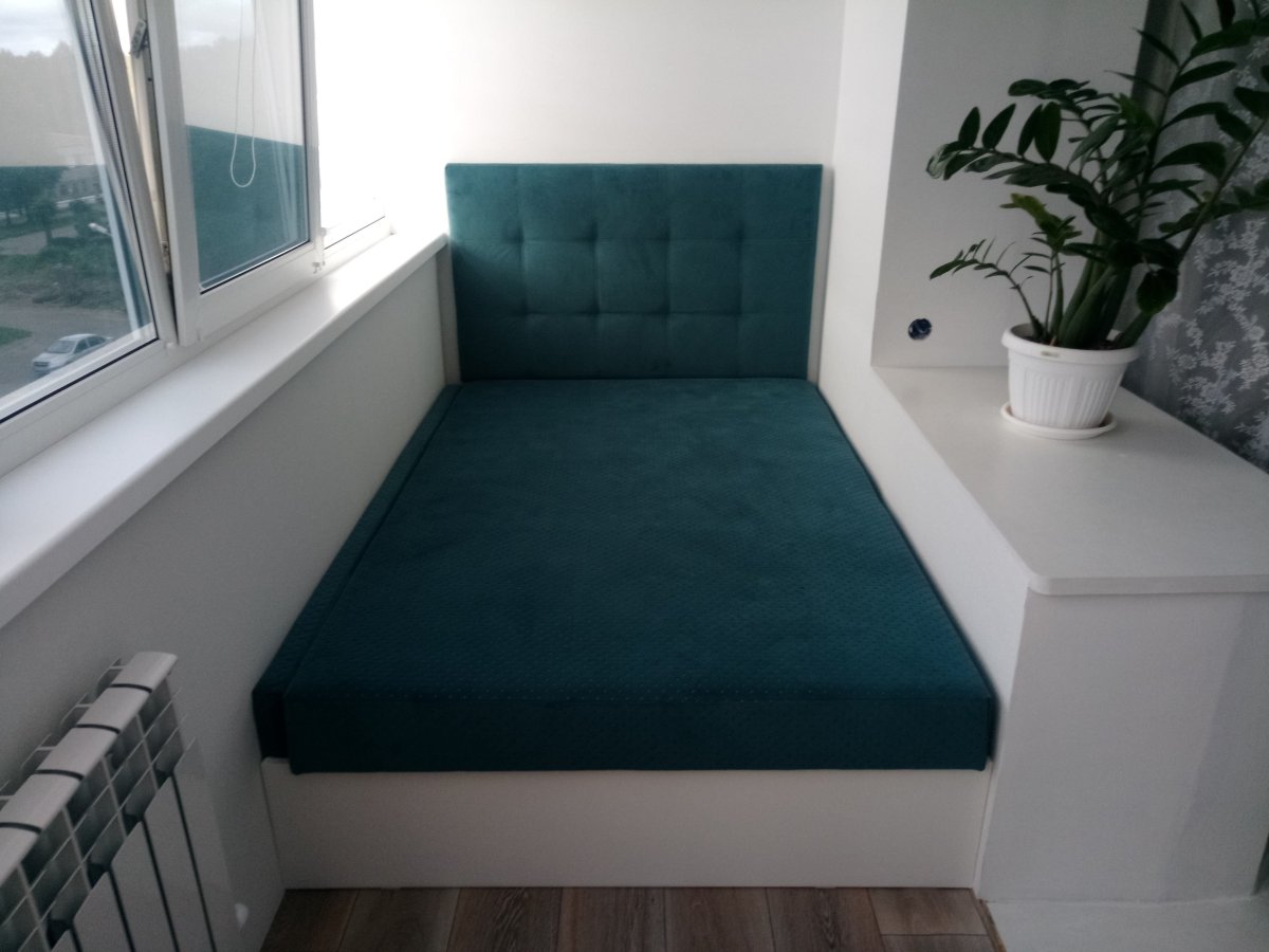 Выдвижной диван на балкон