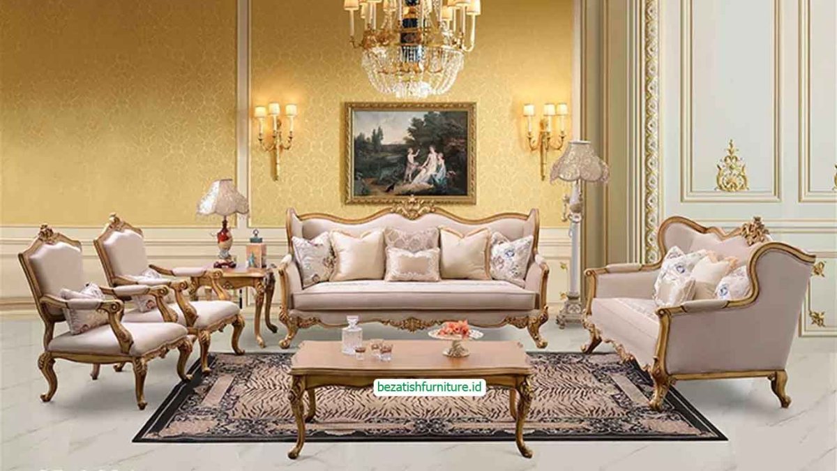 Диван в королевском стиле