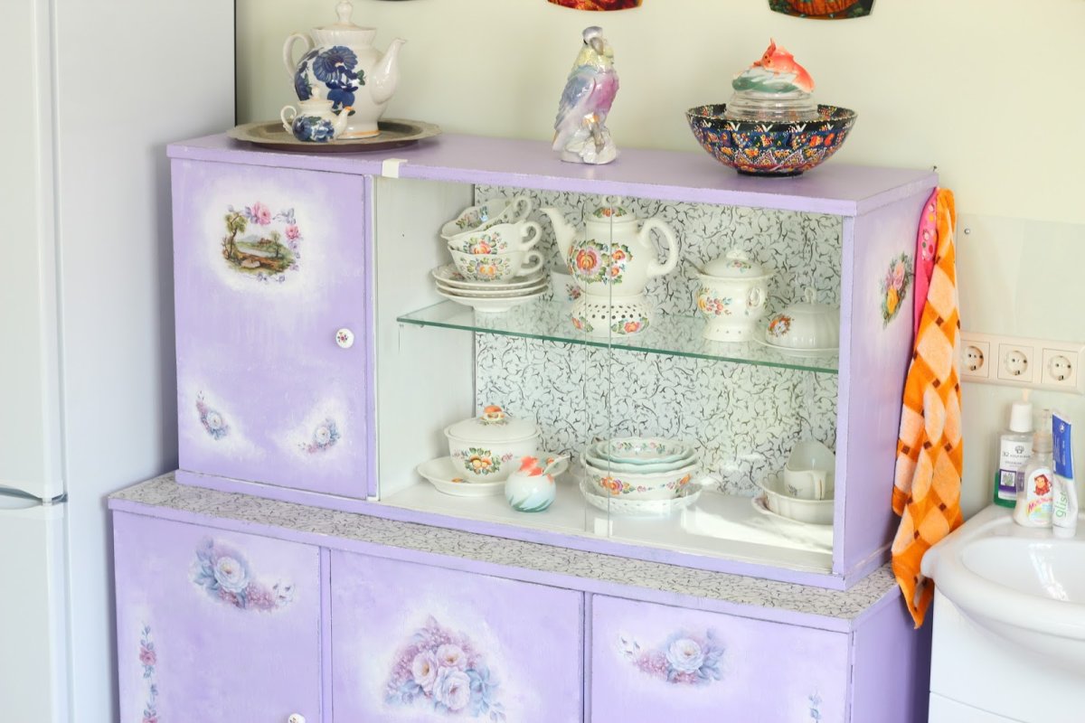 Декор старого серванта